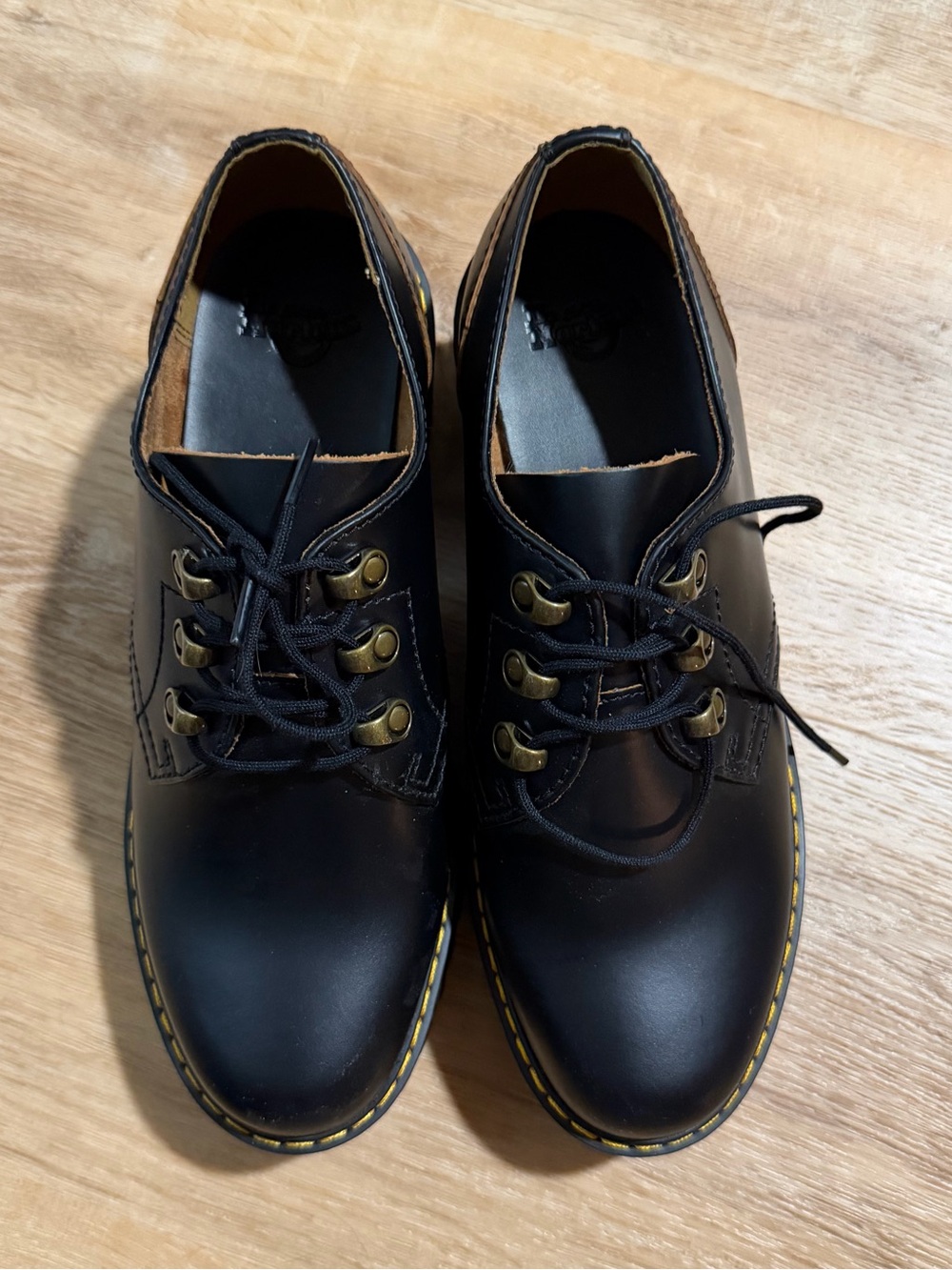 Dr. Martens Platform Black Leather Derby Lug Sole Leona Oxfords Shoes Size 9 New